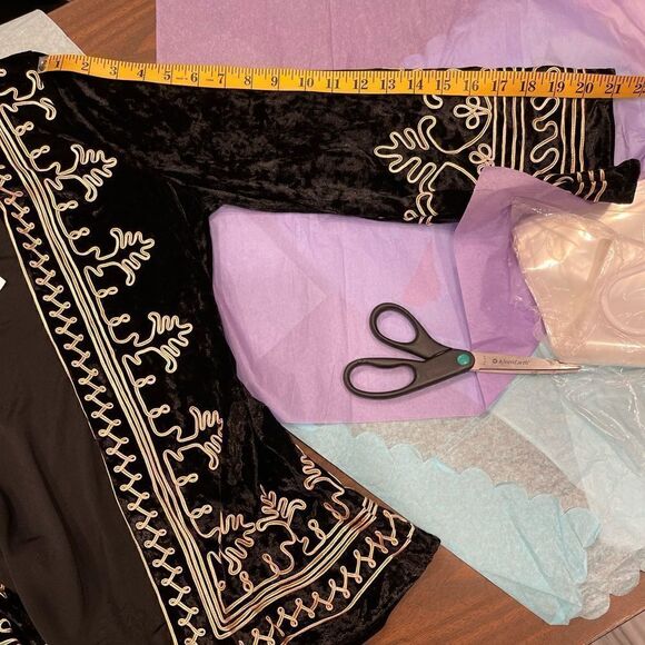 4SI3NNA Velvet Appliqué Black and Gold Jacket. - Picture 16 of 16